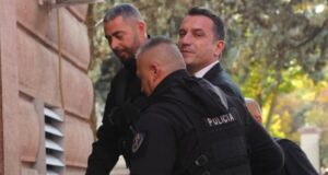 Rrëzohet vendimi për shkarkimin e Veliajt: Kryebashkiaku i Tiranës mbetet në detyrë